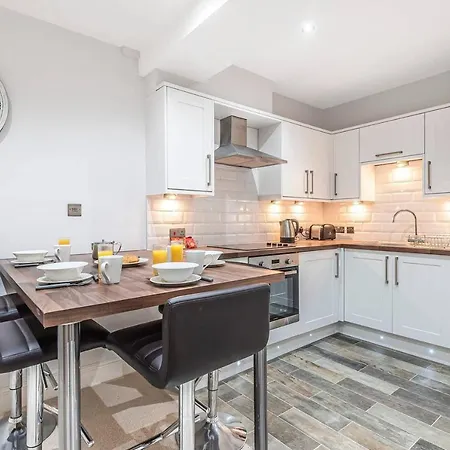 Wonderful Pet Friendly One Bed In Great For Couples Or Friends With A Pull Out Comfortable Sofa Bed Right On The River Ouze With A Private Courtyard York