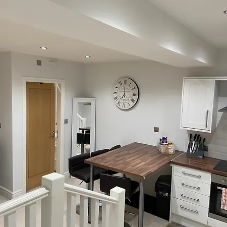 Wonderful Pet Friendly One Bed In Great For Couples Or Friends With A Pull Out Comfortable Sofa Bed Right On The River Ouze With A Private Courtyard Apartment York
